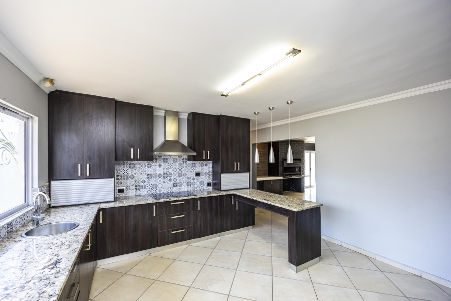 4 Bedroom Property for Sale in Sunrise On Sea Eastern Cape